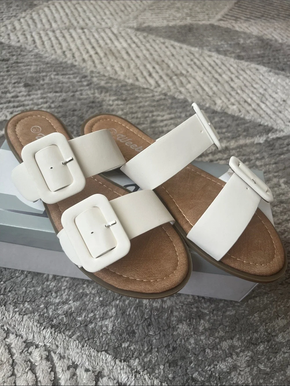 NIB Weeboo Lynda Sandal White - Size 6.5 Summer Vacation Resort Pool